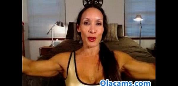  Busty brunette milf bodybuilder on webcam